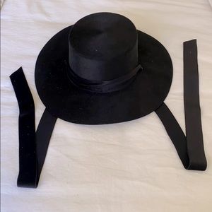 BIJOU VAN NESS Black hat